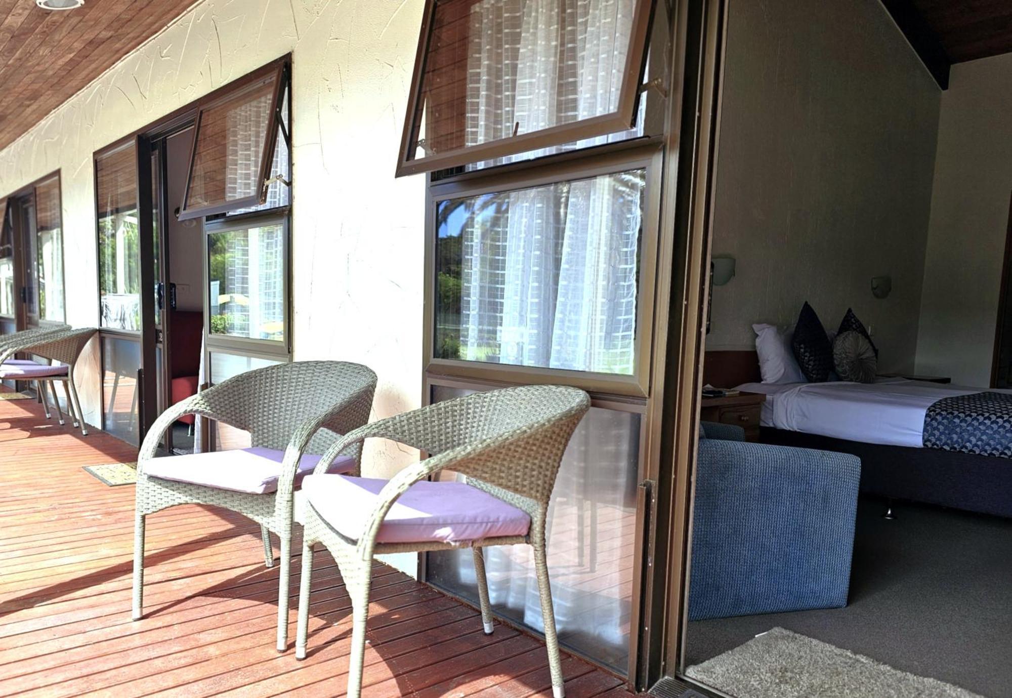 Haruru Falls Motel & Conference Centre Пайхия Екстериор снимка