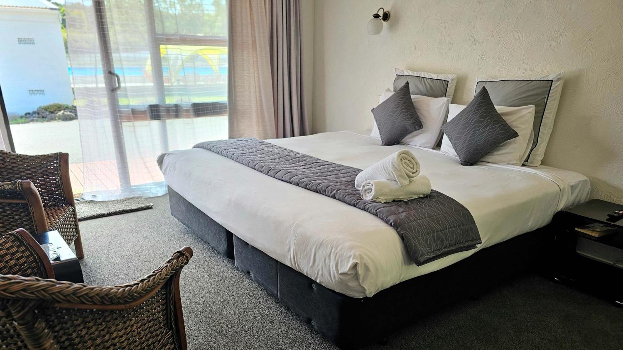 Haruru Falls Motel & Conference Centre Пайхия Екстериор снимка