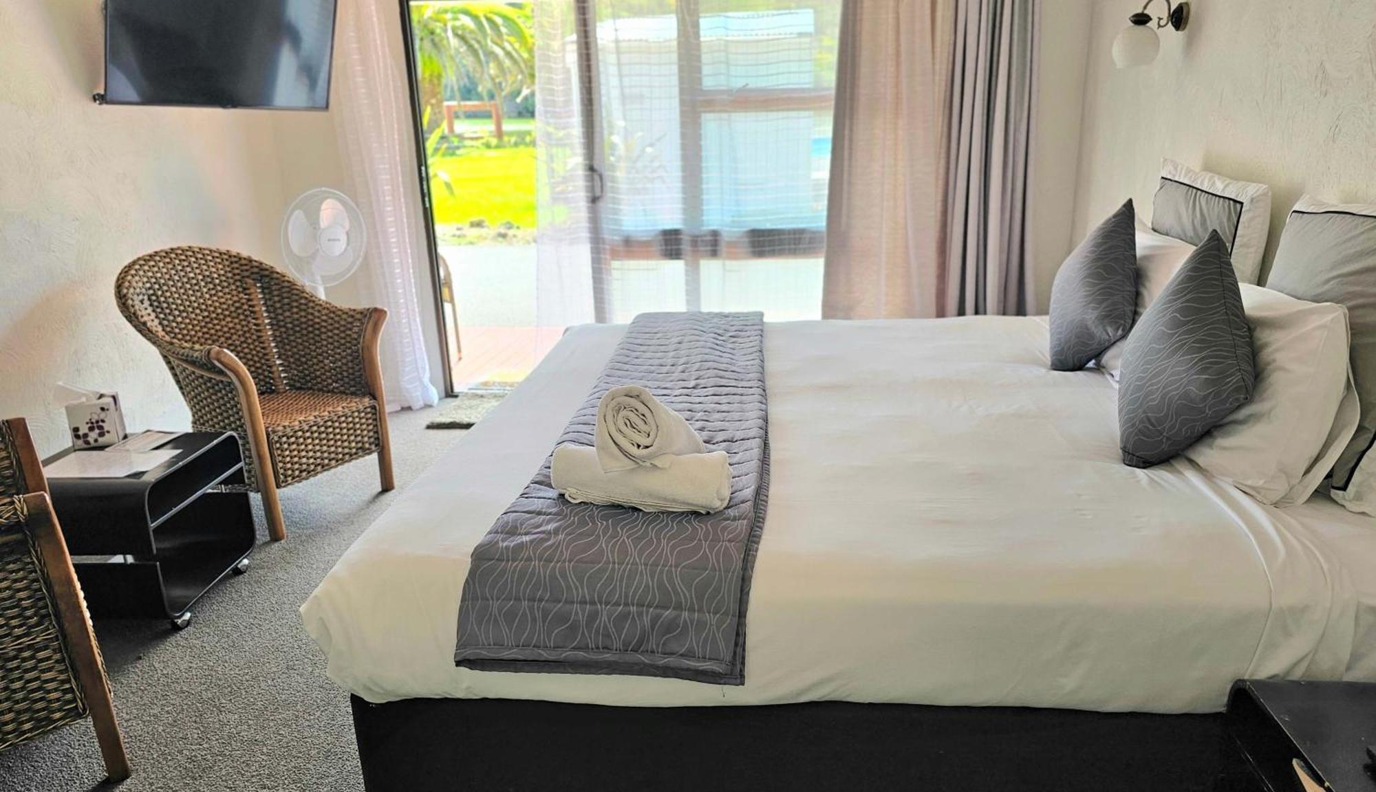 Haruru Falls Motel & Conference Centre Пайхия Екстериор снимка