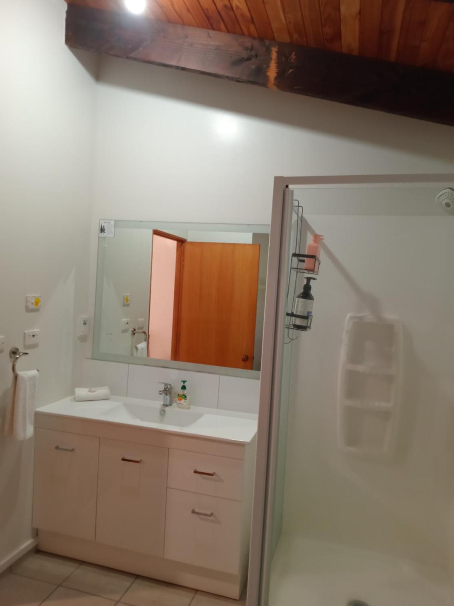 Haruru Falls Motel & Conference Centre Пайхия Екстериор снимка
