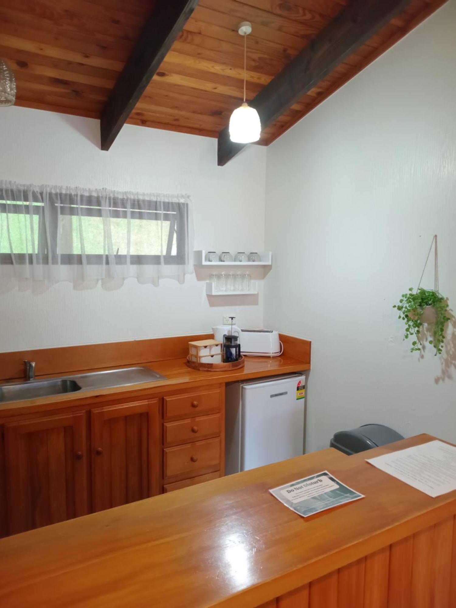 Haruru Falls Motel & Conference Centre Пайхия Екстериор снимка
